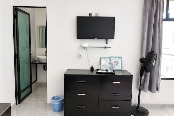 Superior Triple Room | Bilik Mandi | Pancuran mandi, hulu semburan mandi hujan, tuala disediakan, sabun