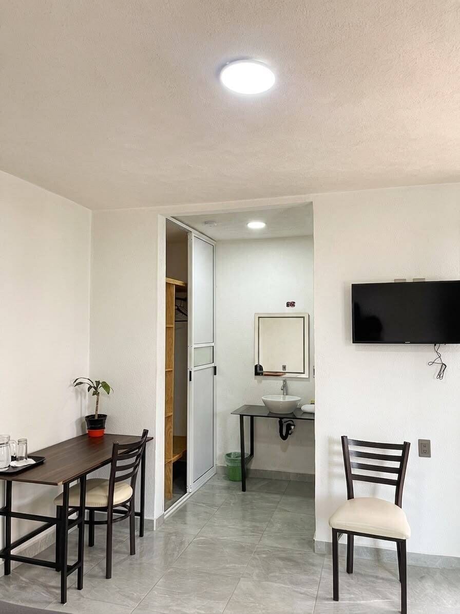 Premium Twin Room | Bathroom | Shower, rainfall showerhead, towels, soap