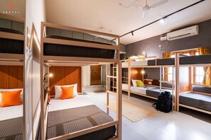 Deluxe 10 Bed Mixed Dorm