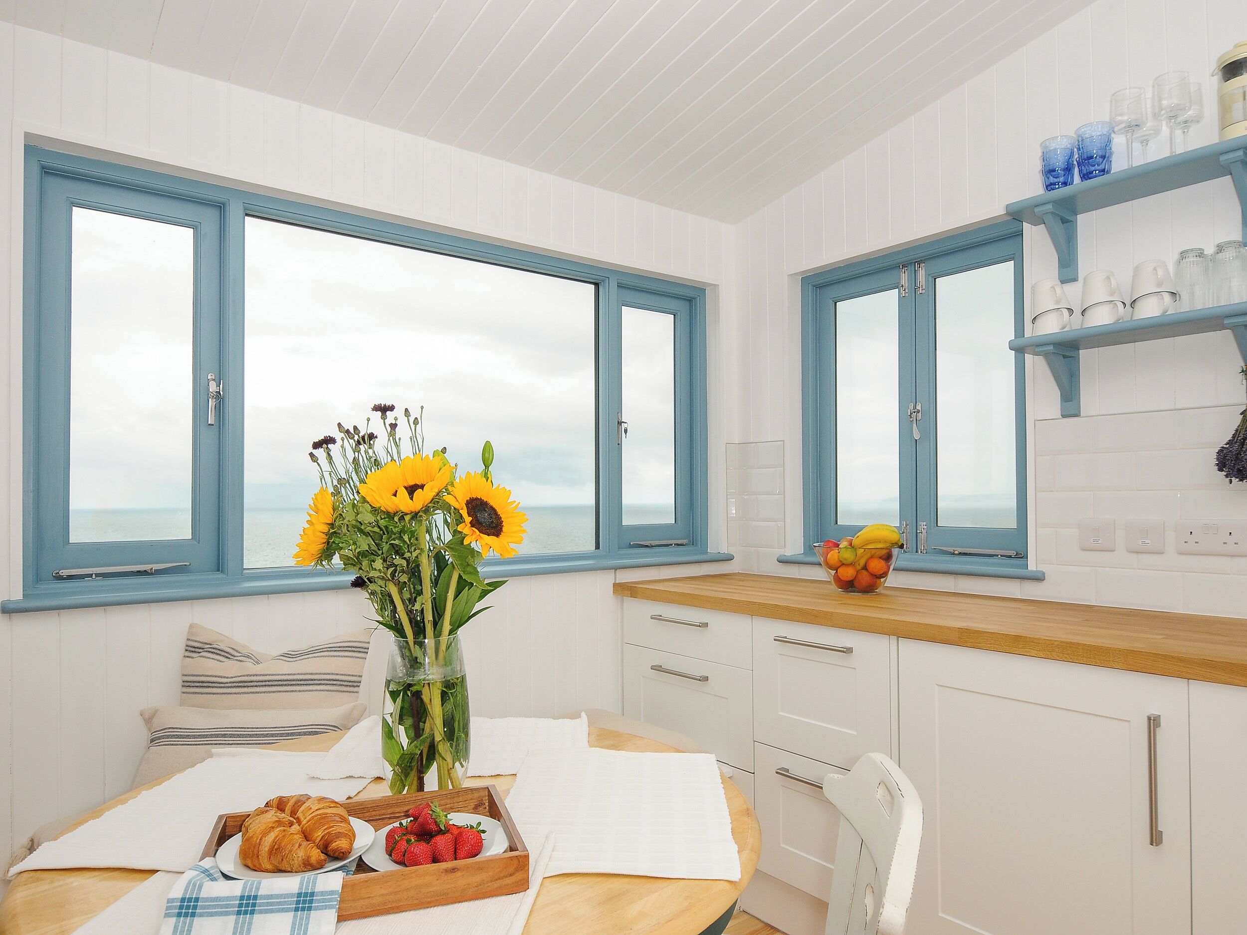 냉장고, 식기 세척기, 전기 주전자, 토스터