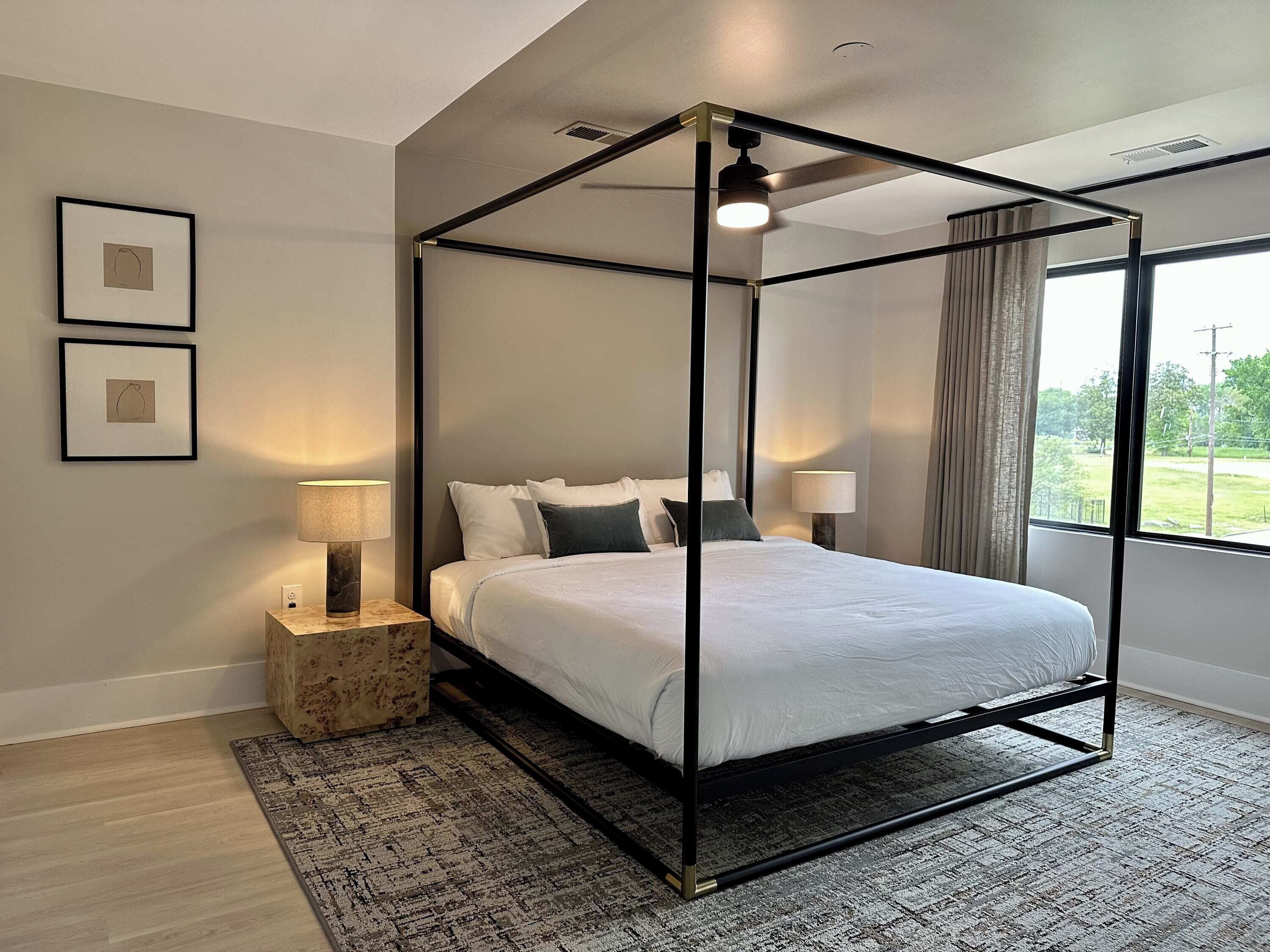 4 개의 침실, 노트북 작업 공간, 다리미/다리미판, 침대 시트