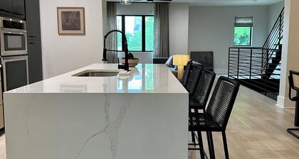 Modern Group Oasis Steps To Fedexforum w/ Deck-b