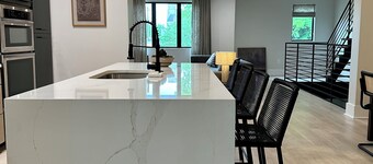 Modern Group Oasis Steps To Fedexforum w/ Deck-b