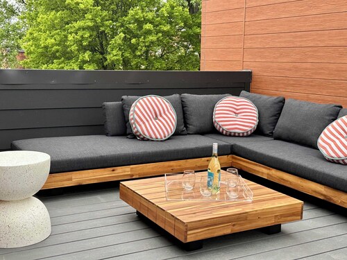 Modern Group Oasis Steps To Fedexforum w/ Deck-b