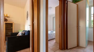 2 多间卧室、熨斗/熨衣板、床单、轮椅无障碍