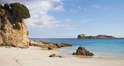 Holiday Home 'La Casetta' with Private Terrace, Wi-Fi and Air Conditioning