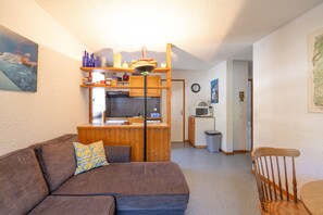 TV, stereo - Apartment 'Prarion Mont Blanc' with Mountain View and Private Terrace (Les Houches)