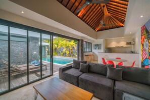 Deluxe Villa | Living area - Villa Yasmee (Seminyak)