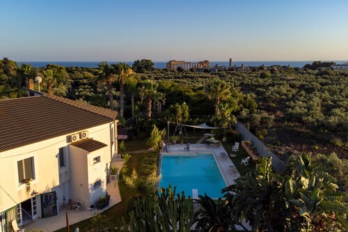 Apartment 'In Villa Templi Selinunte' with Sea View, Wi-Fi and Air Conditioning