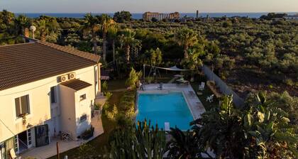 Apartment 'In Villa Templi Selinunte' with Sea View, Wi-Fi and Air Conditioning