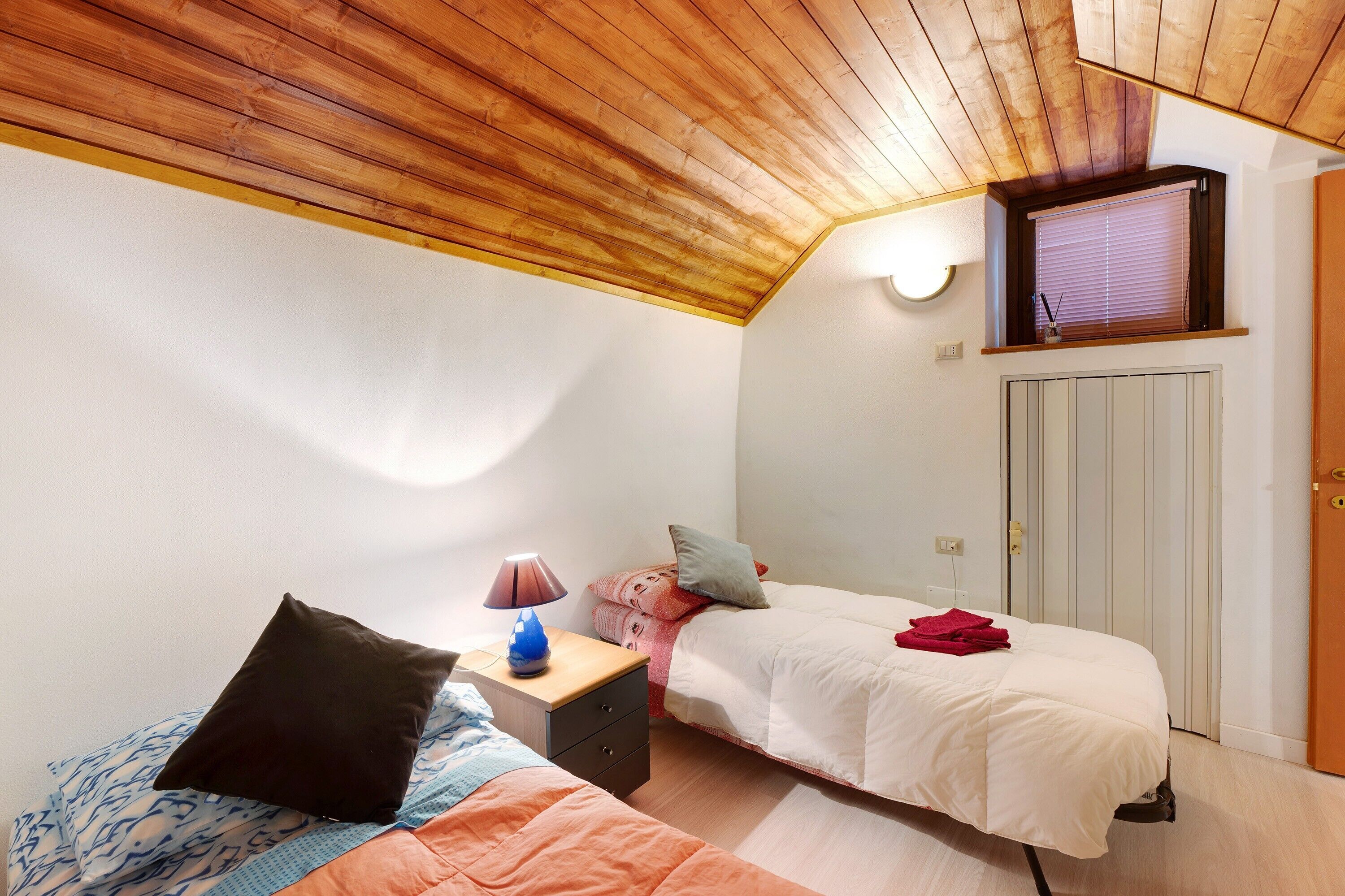 2 habitaciones, wifi gratis y ropa de cama 