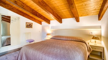 1 slaapkamer, een strijkplank/strijkijzer, gratis wifi, beddengoed
