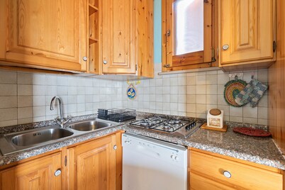 Holiday Home 'Casa Erbì' with Sea View, Private Terrace and Private Garden