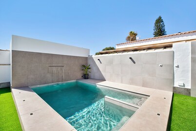 Holiday Home 'Rincón Del Chico' with Terrace, Garden and Wi-Fi