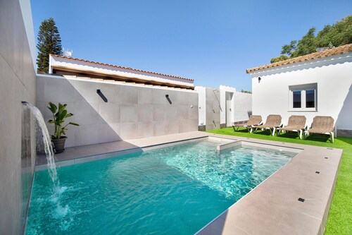 Holiday Home 'Rincón Del Chico' with Terrace, Garden and Wi-Fi