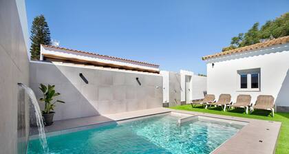 Holiday Home 'RincĂłn Del Chico' with Terrace, Garden and Wi-Fi