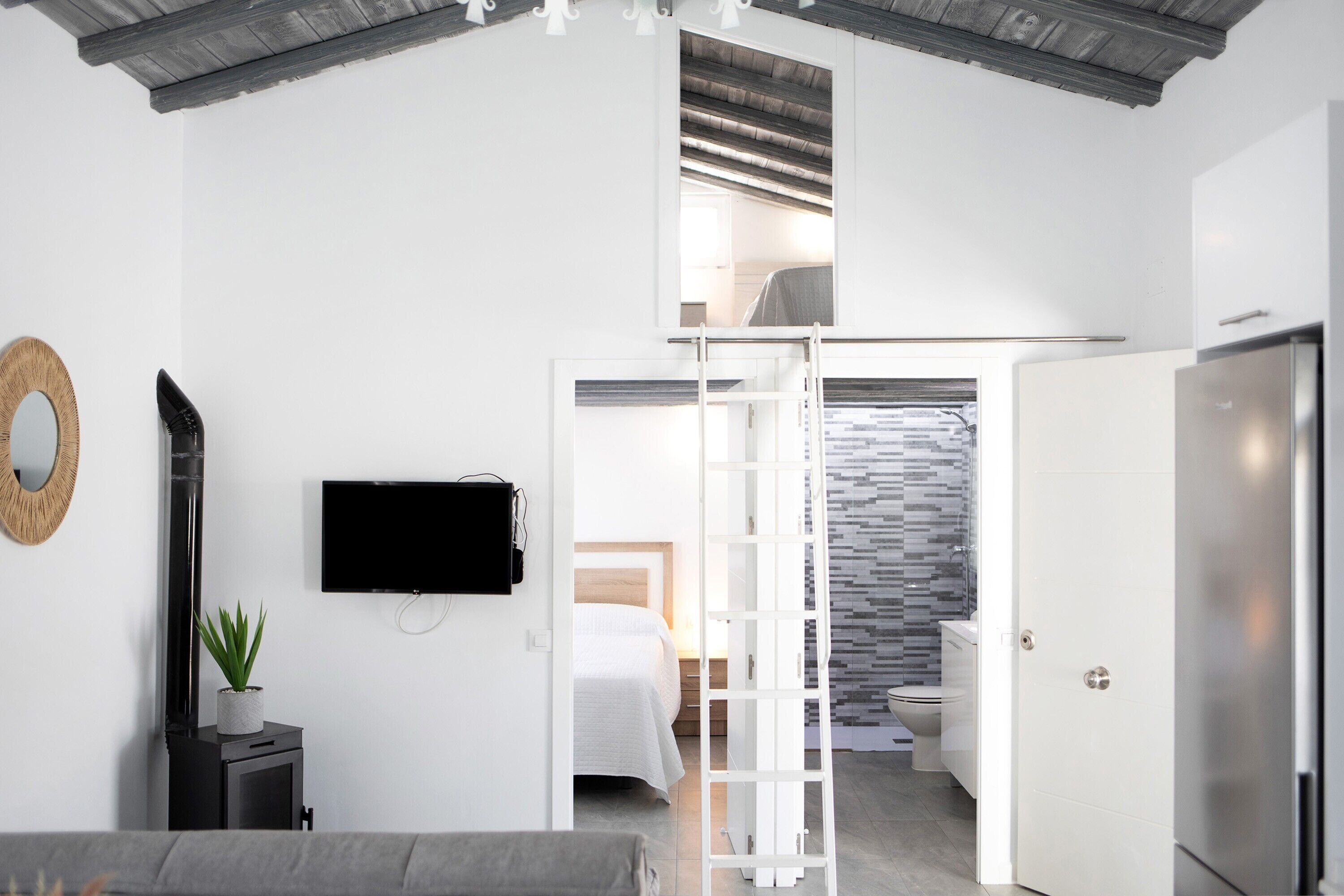 2 makuuhuonetta, silitysrauta/-lauta, ilmainen Wi-Fi, vuodevaatteet