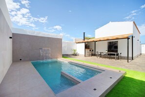 Pool - Holiday Home 'Casa Alce' near the Beach with Pool, Garden and Wi-Fi (Chiclana de la Frontera)