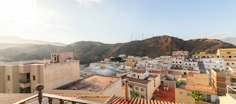 Vacation Apartment "Mccoy Avenida 3" with 2 Balconies and Shared Terrace