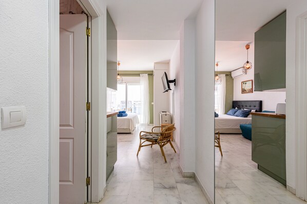 مكواة/لوح كي وملاءات أسرّة