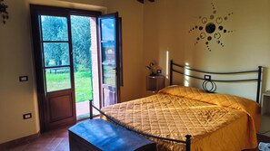 1 makuuhuone, silitysrauta/-lauta, vauvan matkasänky, ilmainen Wi-Fi