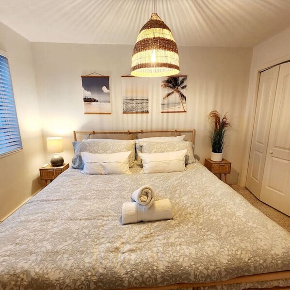 2 Schlafzimmer, Schreibtisch, Bügeleisen/Bügelbrett, kostenloses WLAN