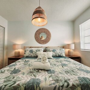 2 habitaciones, escritorio, tabla de planchar con plancha y wifi gratis 