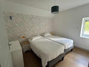 3 makuuhuonetta, ilmainen Wi-Fi, vuodevaatteet