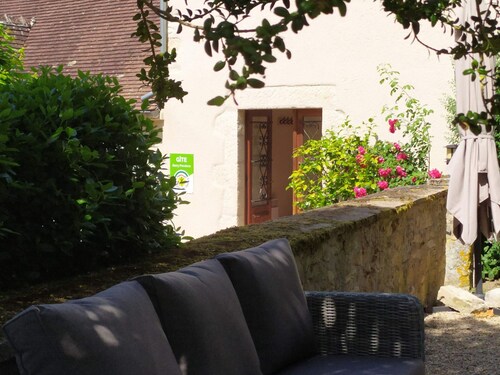 Cosy Cottage Near Cistercian Abbey with Scenic Garden and Modern Interiors