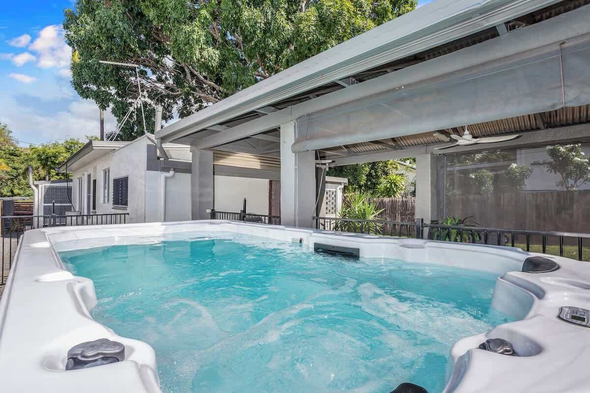 Bain à remous extérieur