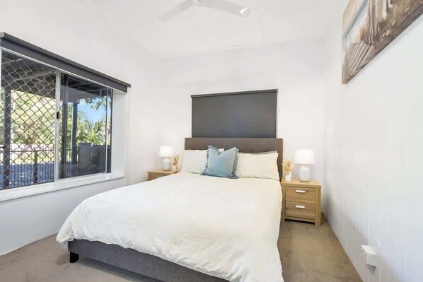 2 bedrooms, iron/ironing board, free WiFi, bed sheets