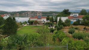 Hus