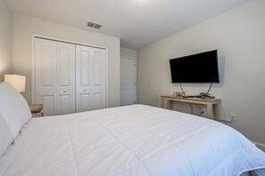 4 bedrooms, iron/ironing board, travel cot, free WiFi