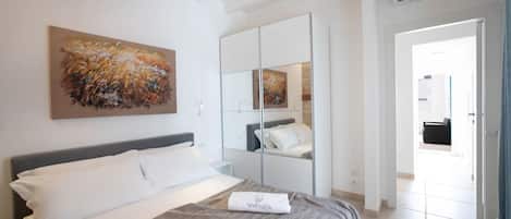 2 bedrooms, WiFi, bed sheets