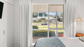 3 bedrooms, iron/ironing board, travel cot, free WiFi