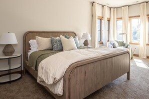 5 bedrooms, iron/ironing board, free WiFi, bed sheets