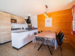 Frigorifero, microonde, forno, lavastoviglie
