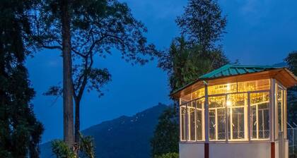 Stayvista at Treetops & Tea Trails - 5BR w/ Gazebo
