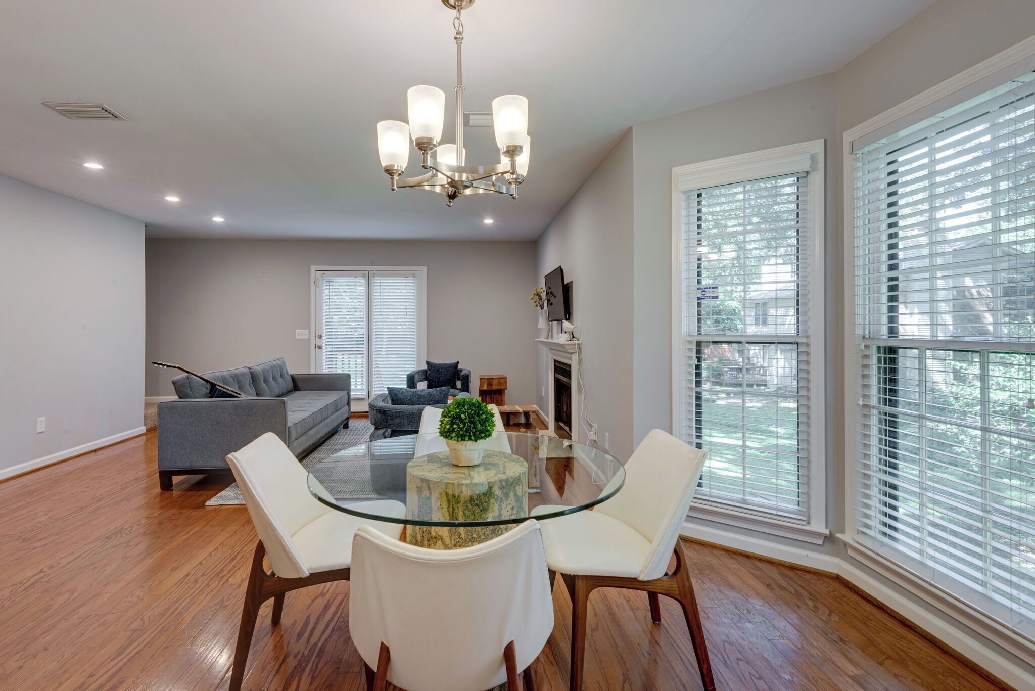 TV, fireplace, offices