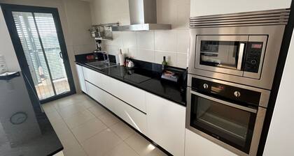 Dúplex Rodeado de Campos de Golf y Vistas al mar