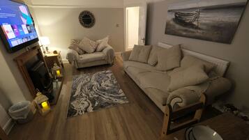 Apartment | Living area | Fireplace