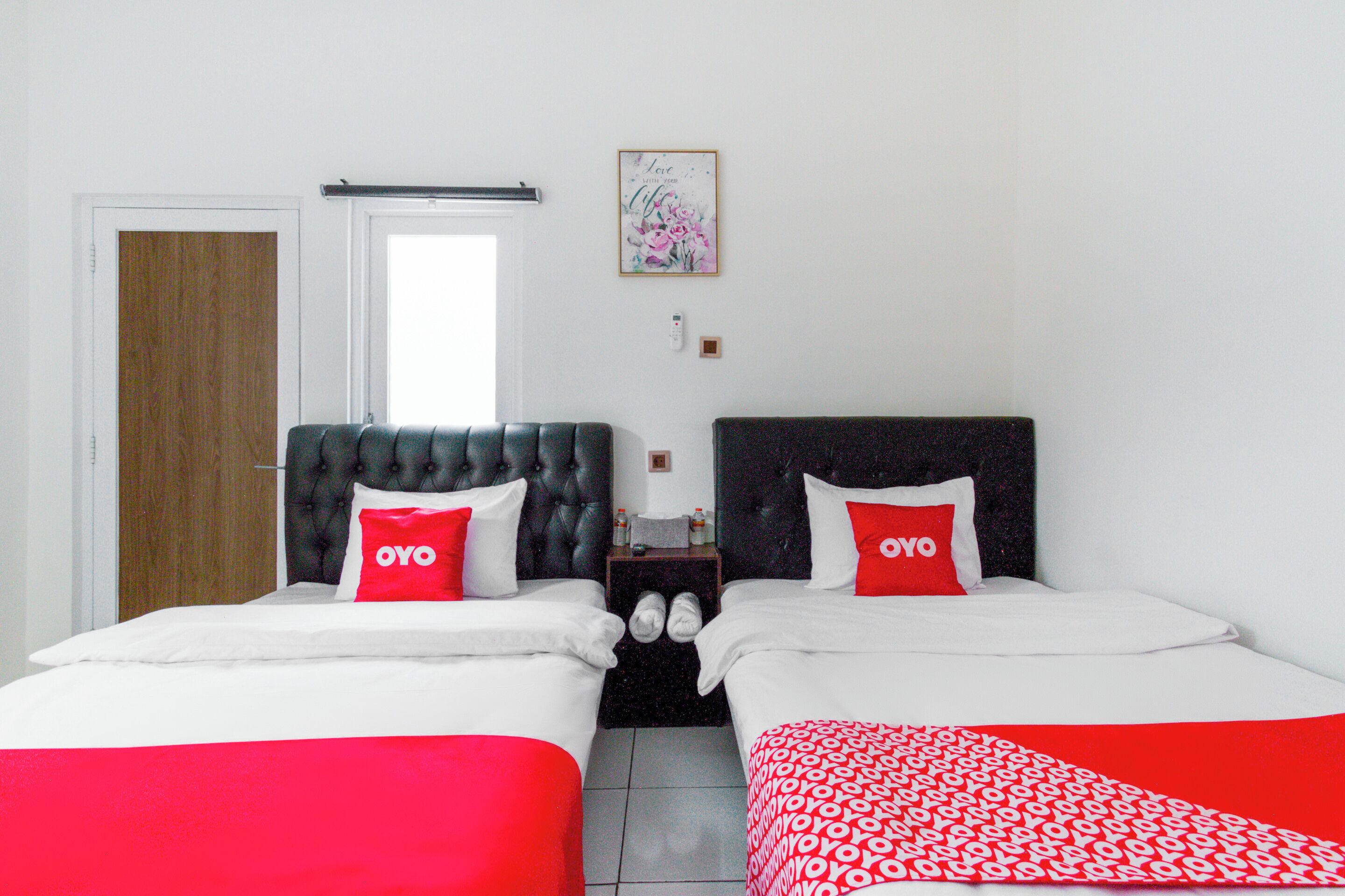 Standard Twin Room | Desk, laptop workspace, free WiFi, bed sheets