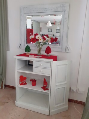 Petit déjeuner buffet (5.00 EUR par personne)