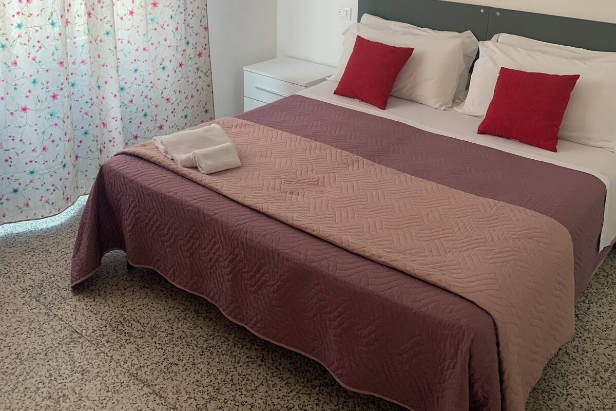 經典雙人或雙床房 | 客房內保險箱、折疊床/加床、布置獨特、床單