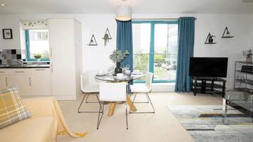 Apartment | Dining