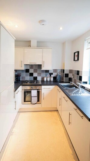Apartment | Private kitchen | Fridge, microwave, oven, stovetop