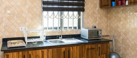 アパートメント | 専用キッチン | 冷蔵庫、電子レンジ、オーブン、コンロ