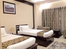 Superior Room | Soundproofing, iron/ironing board, free WiFi, bed sheets