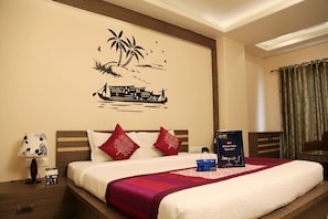 Soundproofing, iron/ironing board, free WiFi, bed sheets - Hotel Madhuvan Palace (Varanasi)