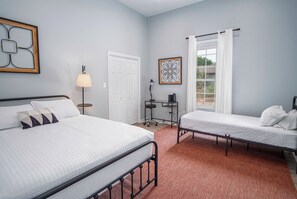 House (3 Bedrooms) - Charming 3br/2ba Gem Close to Downtown/ Riverwalk (San Antonio)